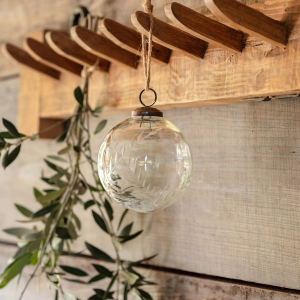 Clear Etched Laurel Glass